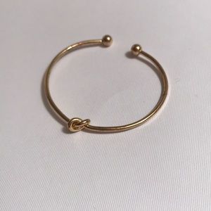 Knot bracelet